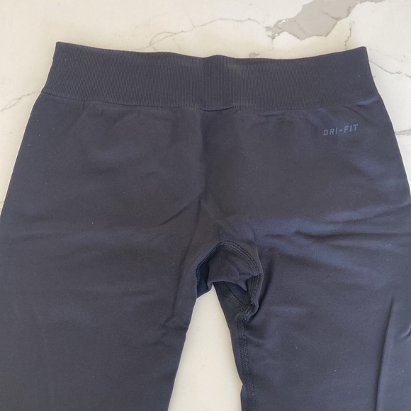 Nike Pro Dri-Fit running tight - Picture 6 of 10